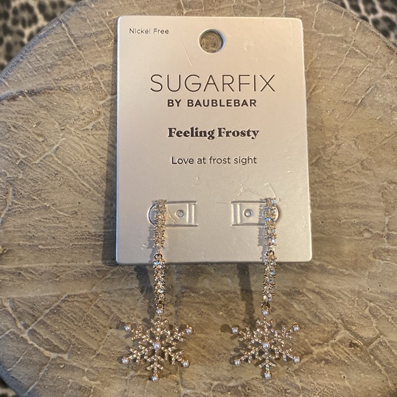 SUGARFIX BaubleBar Feeling Frosty
Earrings - Snowflake Winter Christmas Gold NWT - Picture 5 of 6